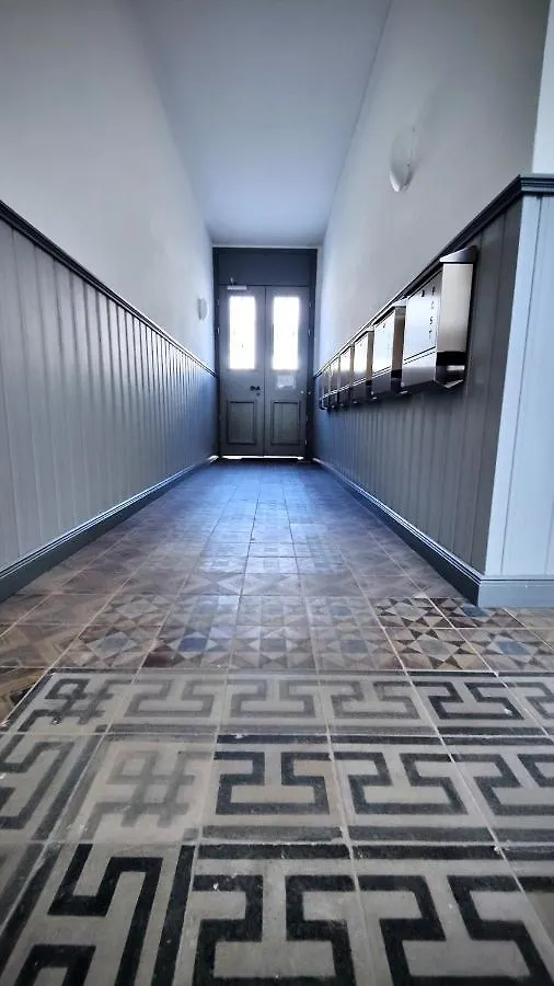 One Apartment's⎢Neu+Zentral⎢Alberstplatz⎢Altbau Coburg 0*,