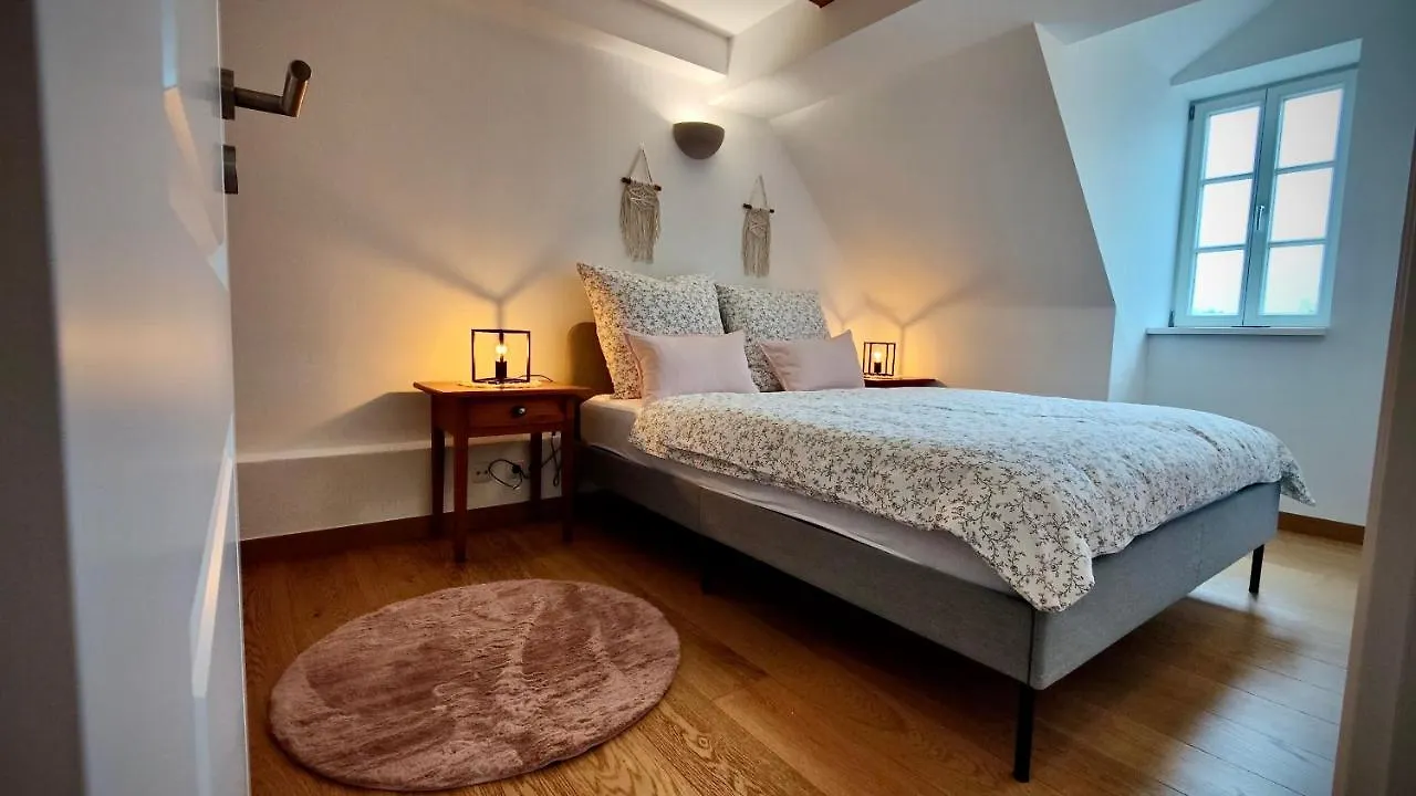 One Apartment's⎢Neu+Zentral⎢Alberstplatz⎢Altbau Coburg 0*,  Deutschland