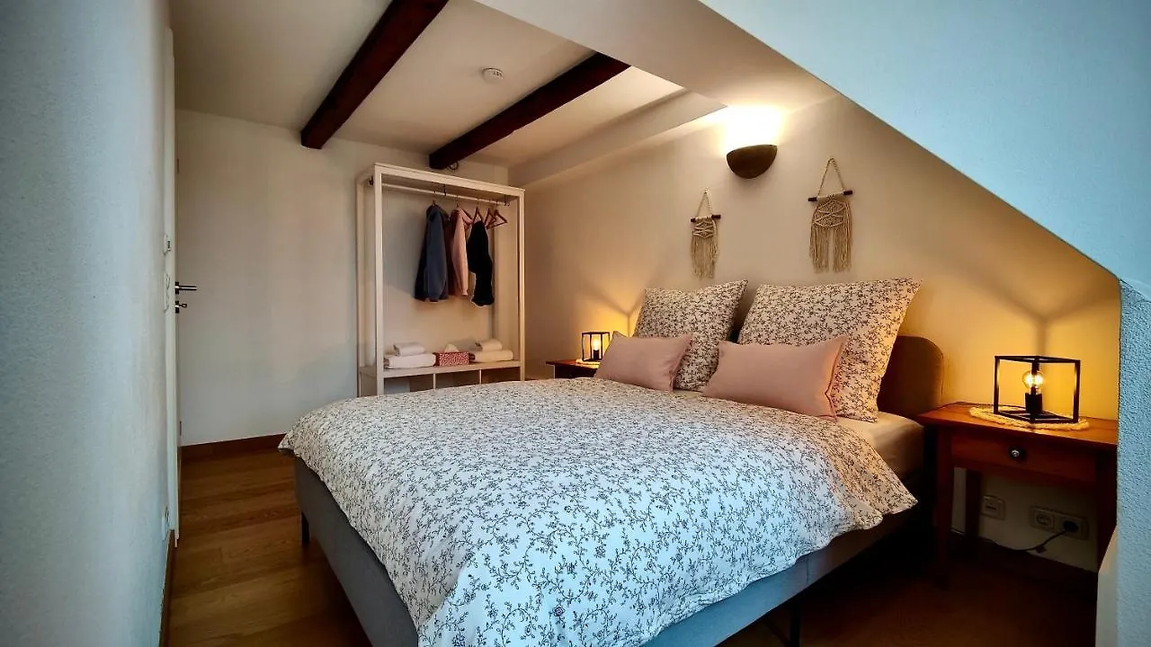 One Apartment'S⎢Neu+Zentral⎢Alberstplatz⎢Altbau Coburg 0*,  Duitsland