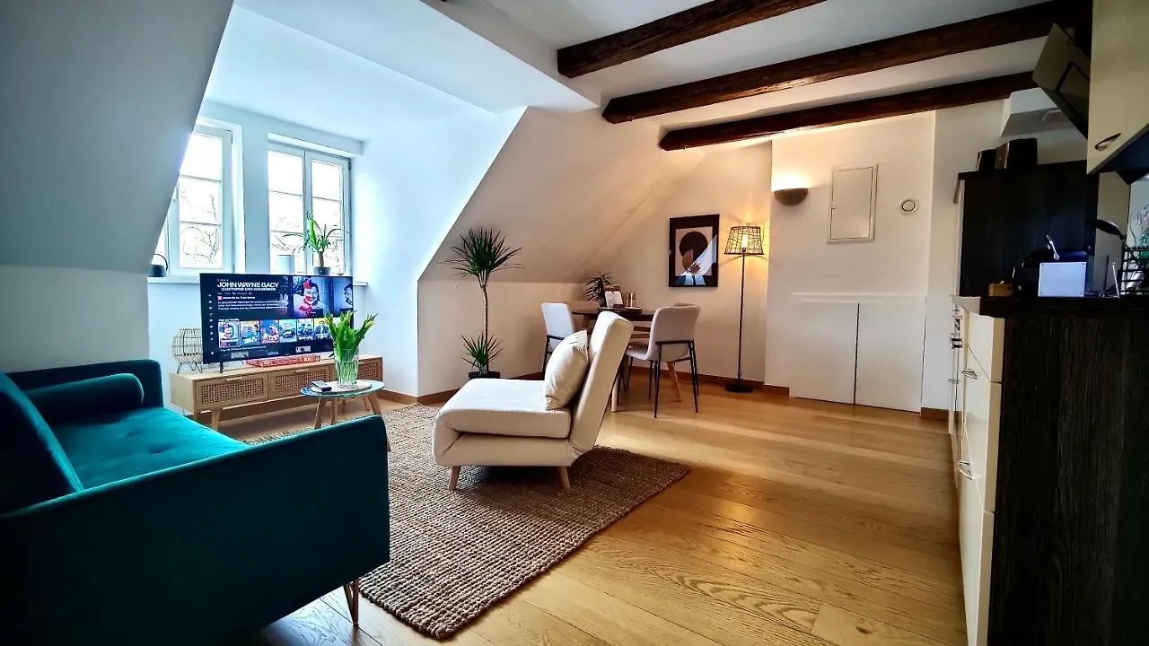 One Apartment's⎢Neu+Zentral⎢Alberstplatz⎢Altbau Coburg
